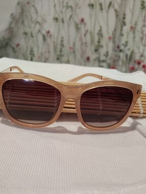 Prive Revaux "On The Rocks" Square Sunglasses ~Transulcent Blush Pink Trendy